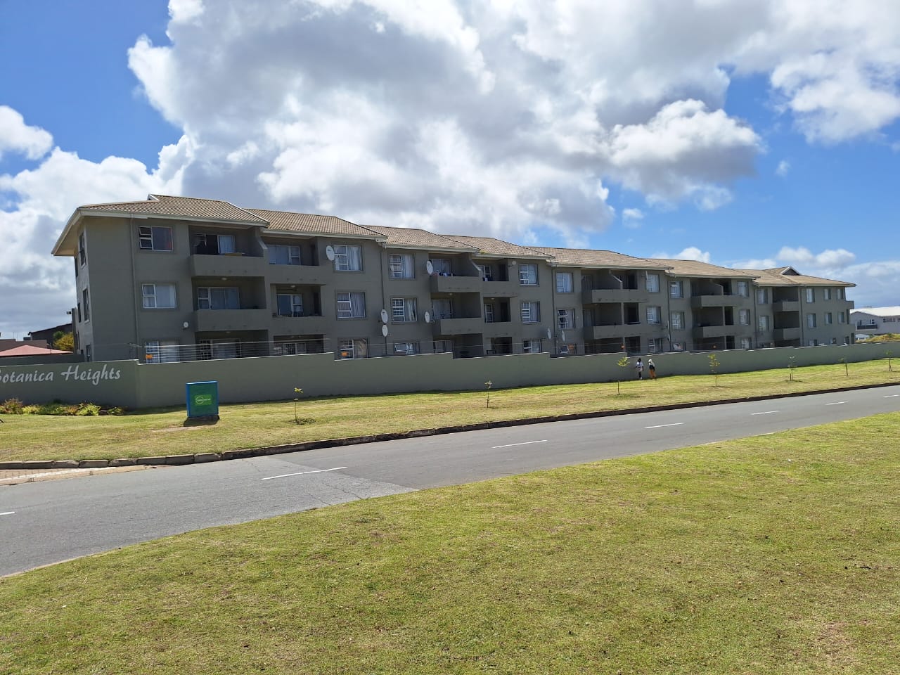 2 Bedroom Apartment / Flat for Sale in Heiderand