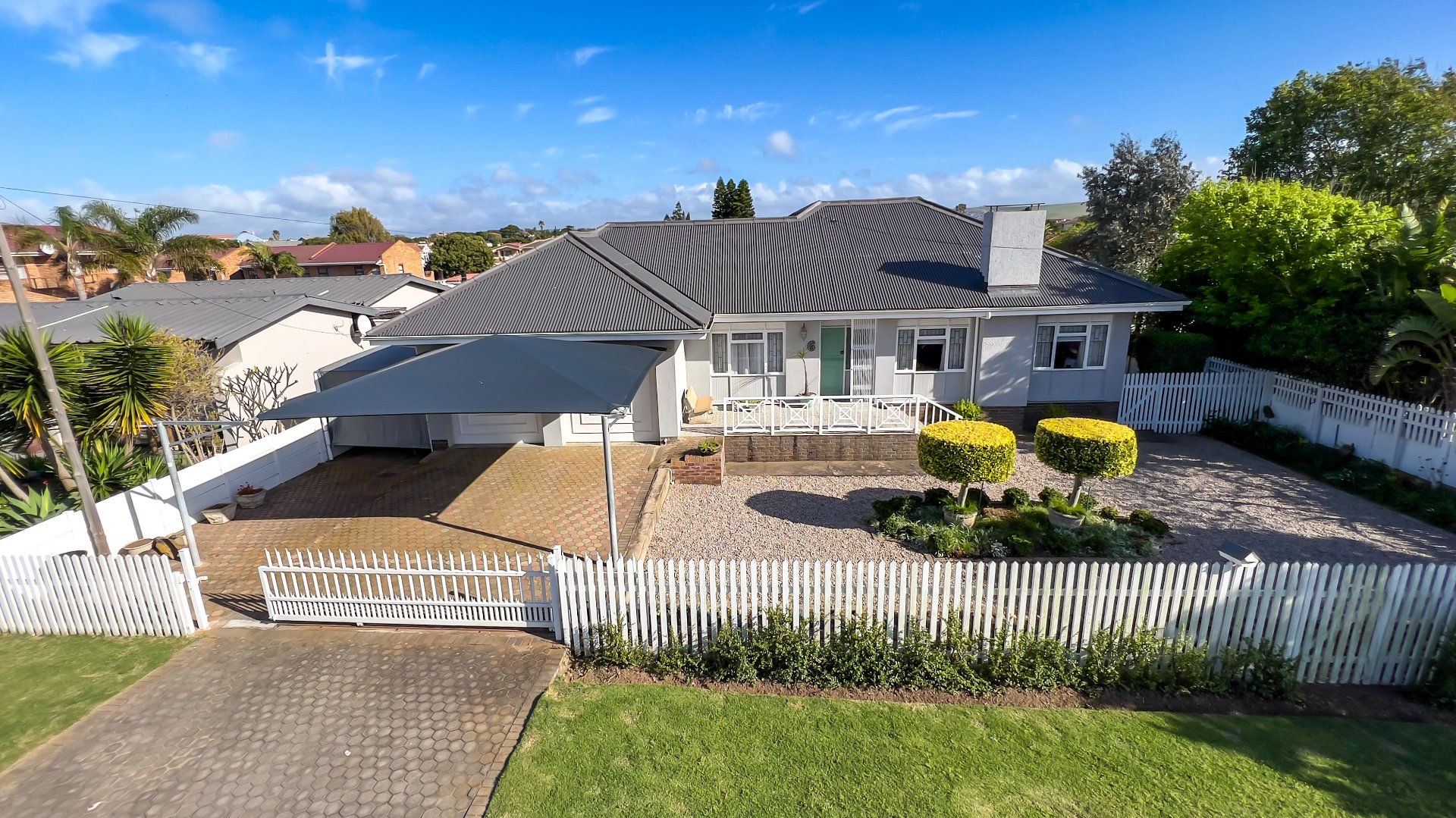 4 Bedroom House for Sale in Hartenbos Central