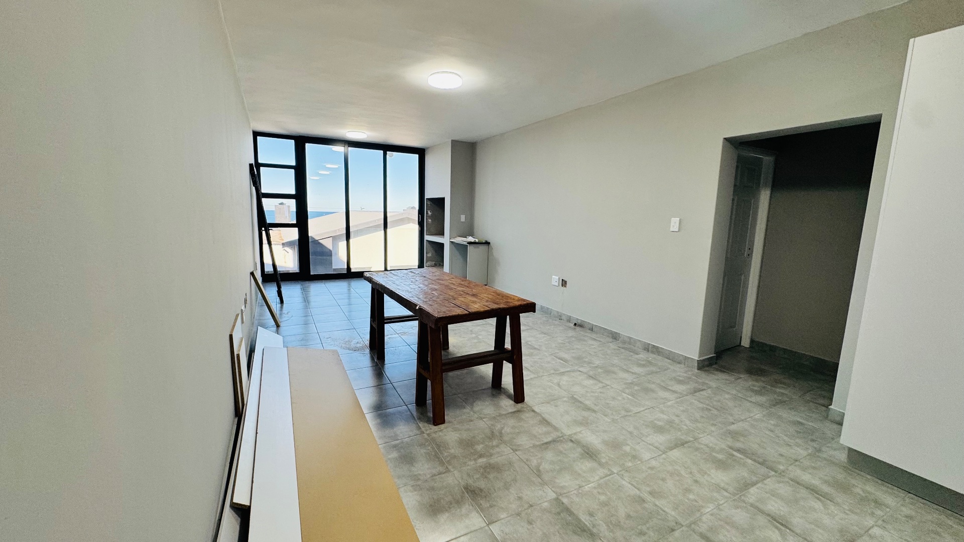 Photo 9 of 2 Bedroom Apartment / Flat for Sale in Island View