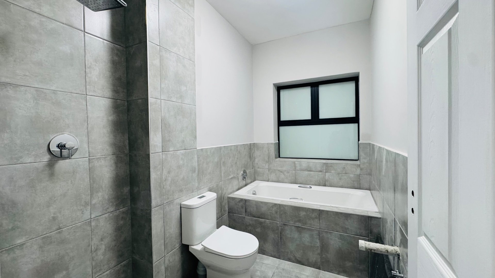 Photo 16 of 3 Bedroom Apartment / Flat for Sale in Island View