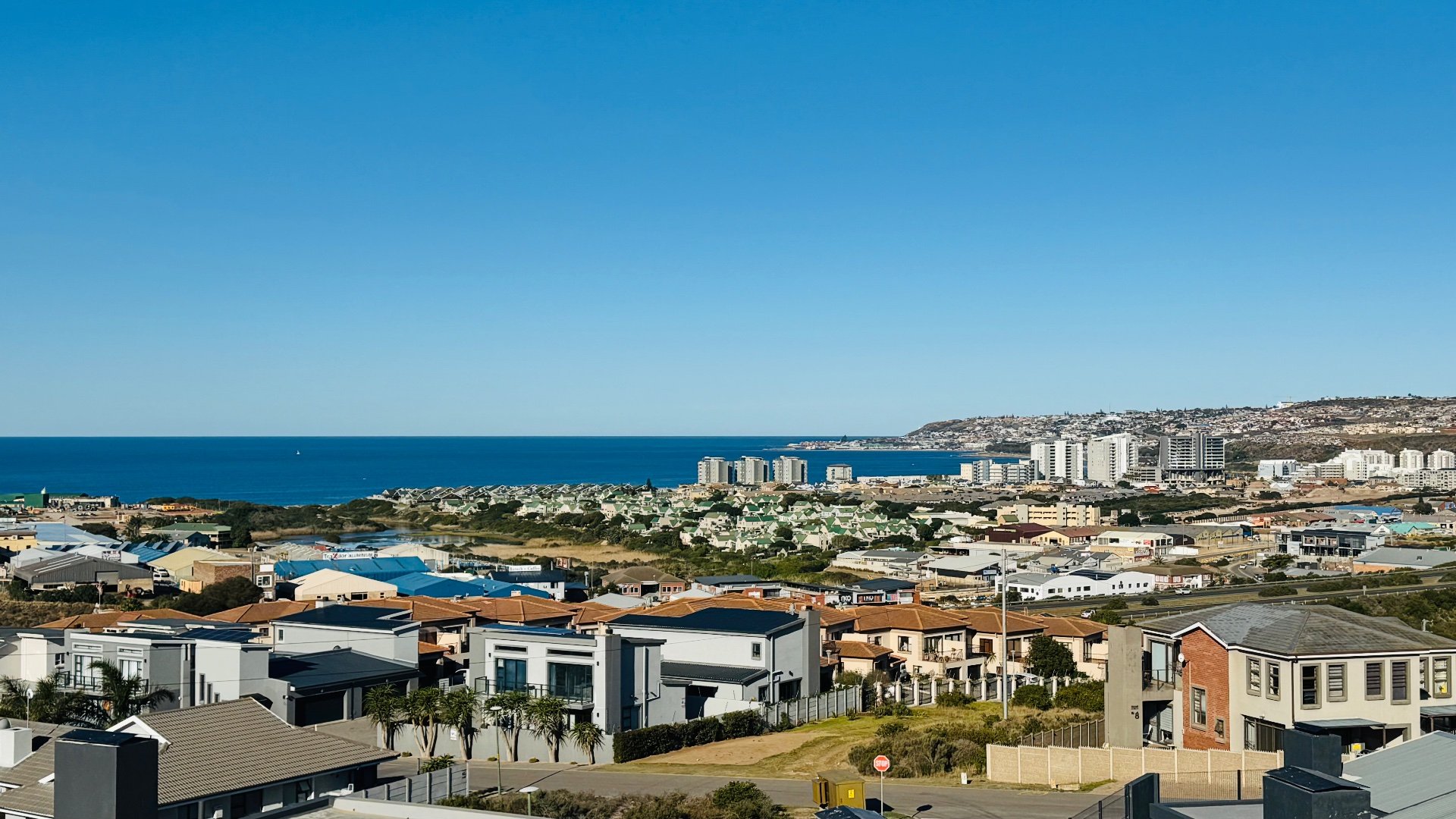 Photo 4 of 3 Bedroom Apartment / Flat for Sale in Island View