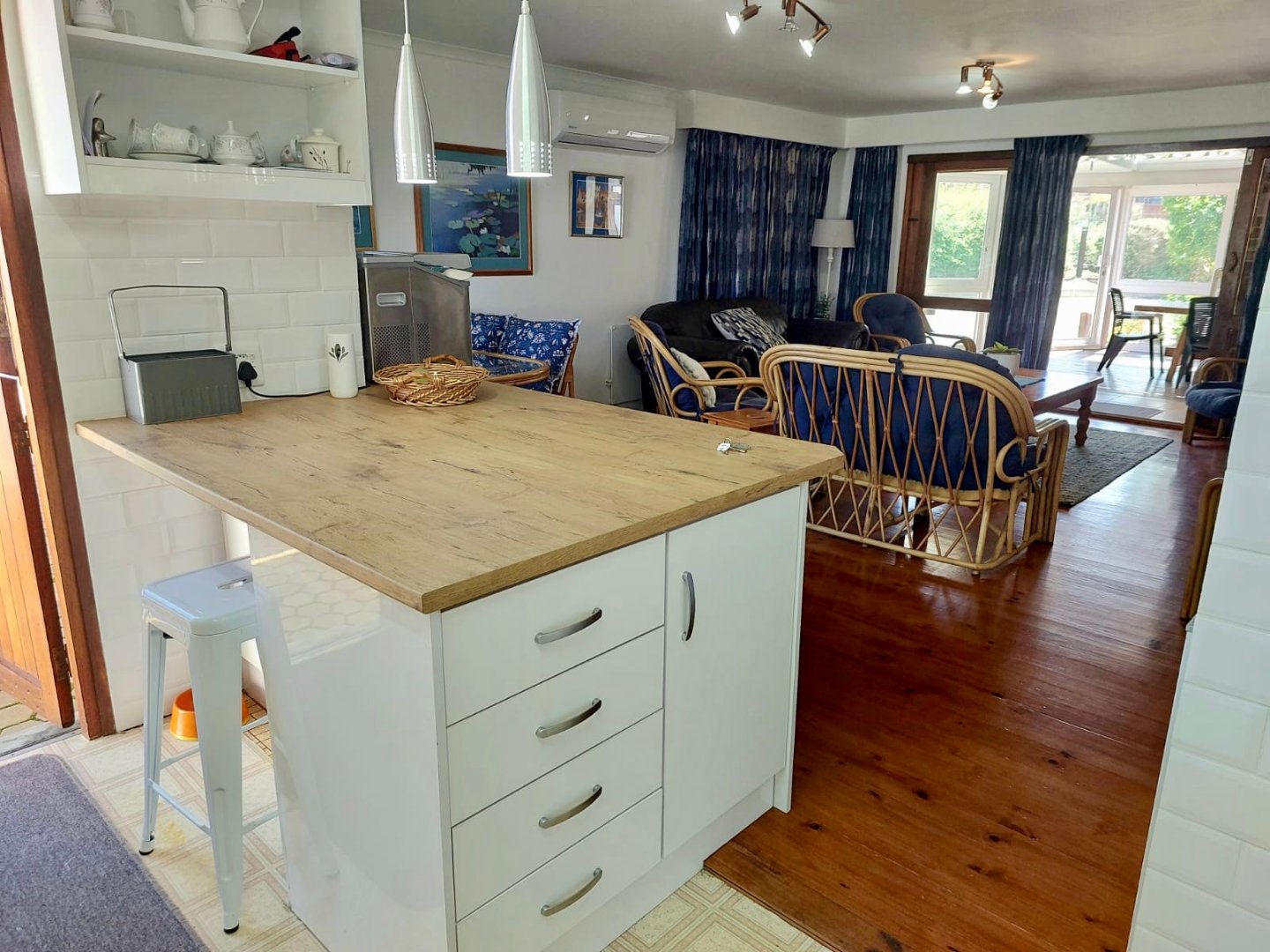 Photo 10 of 3 Bedroom House for Sale in Hartenbos Central