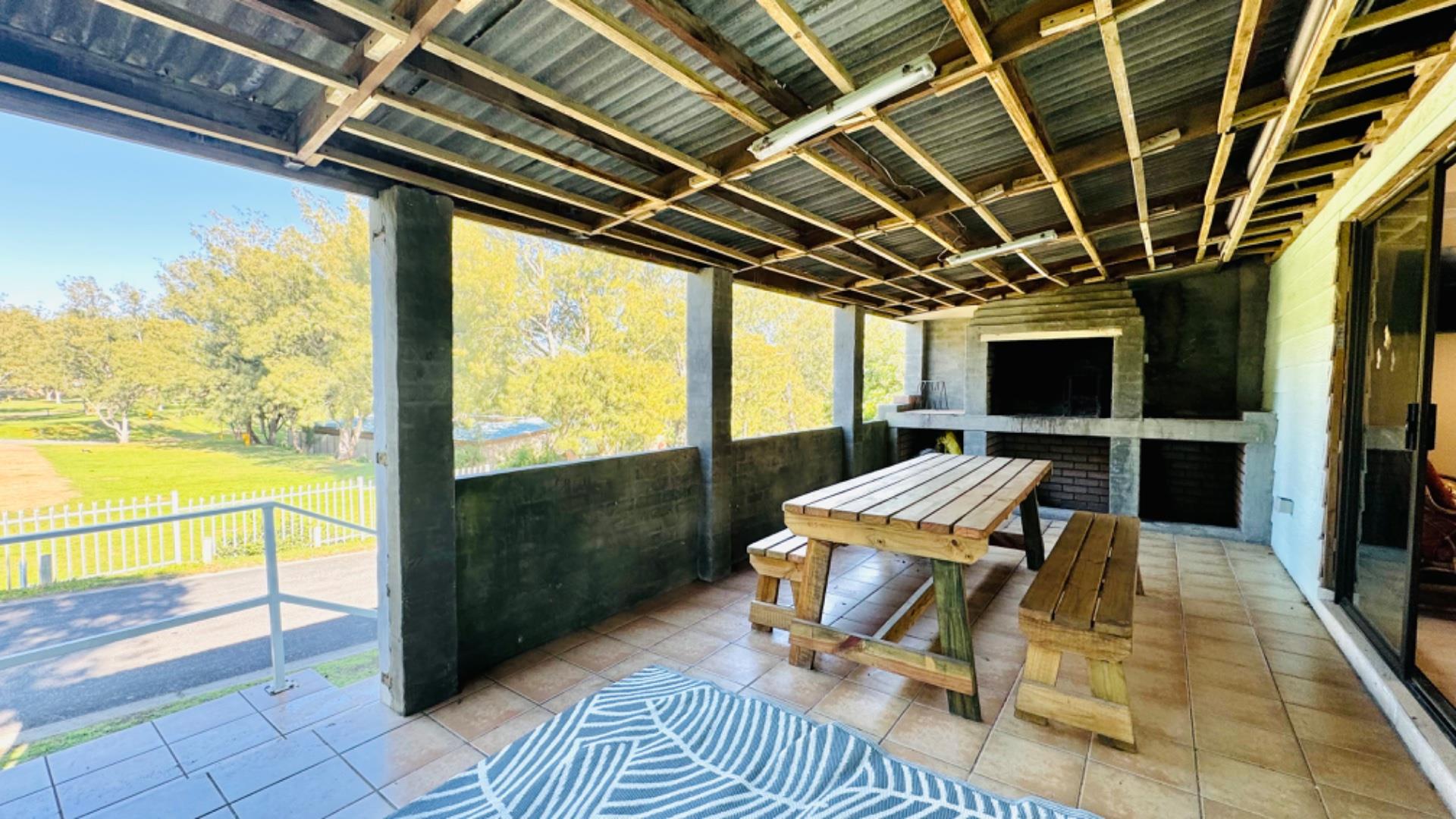 Photo 8 of 3 Bedroom House for Sale in Hartenbos Central