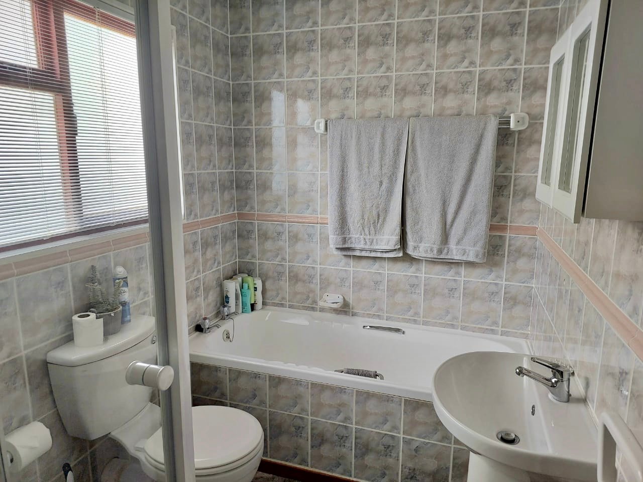 Photo 13 of 3 Bedroom House for Sale in Hartenbos Central