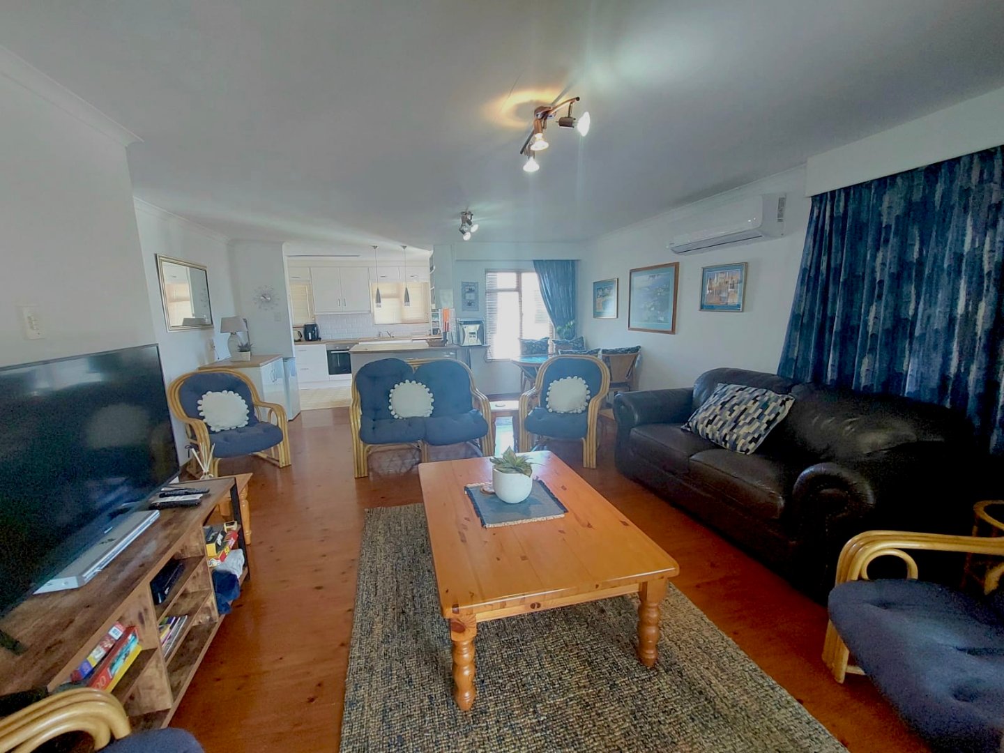 Photo 7 of 3 Bedroom House for Sale in Hartenbos Central