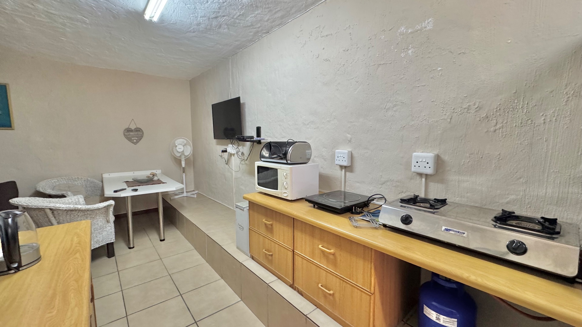 Photo 12 of 3 Bedroom House for Sale in Hartenbos Heuwels