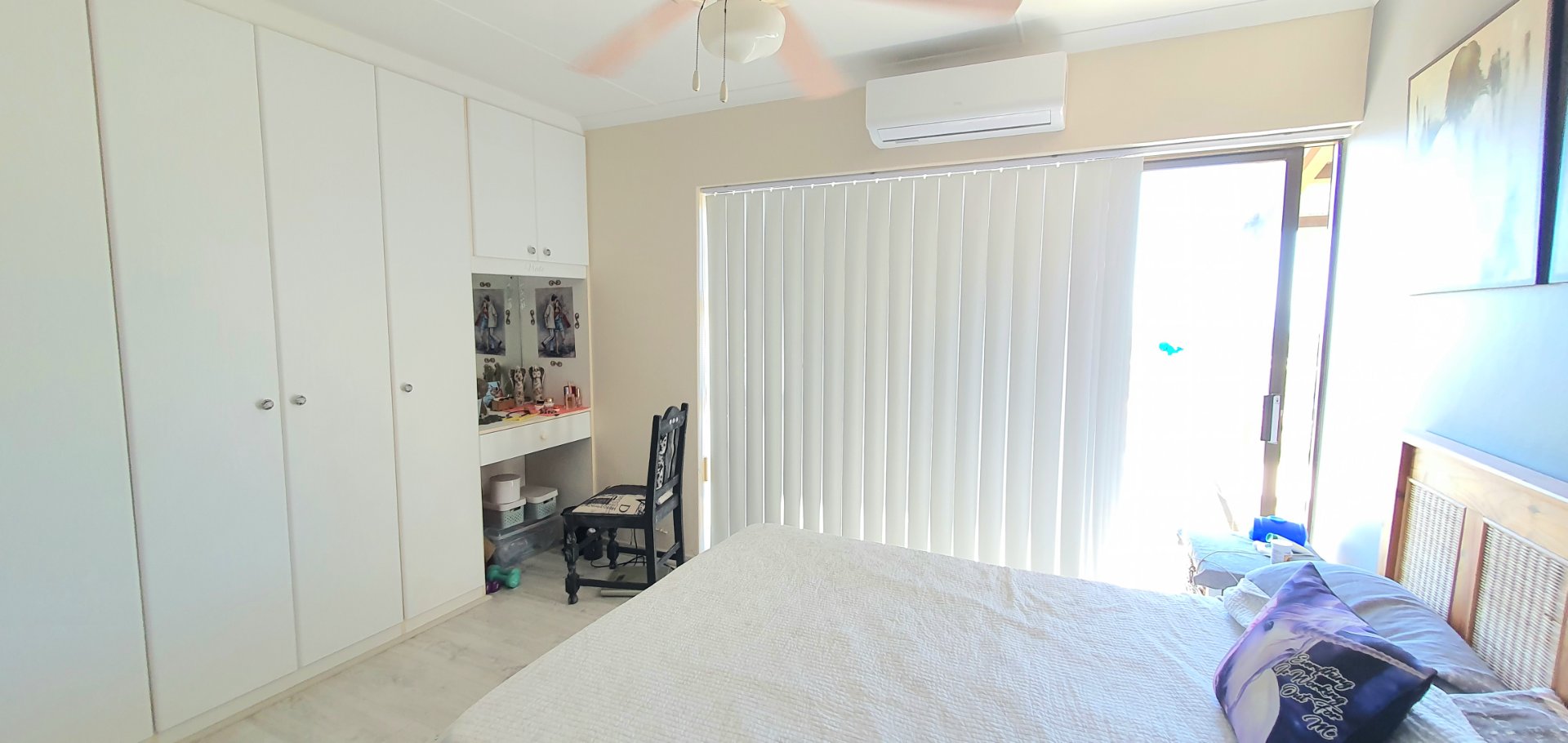 Photo 7 of 3 Bedroom House for Sale in Hartenbos Heuwels