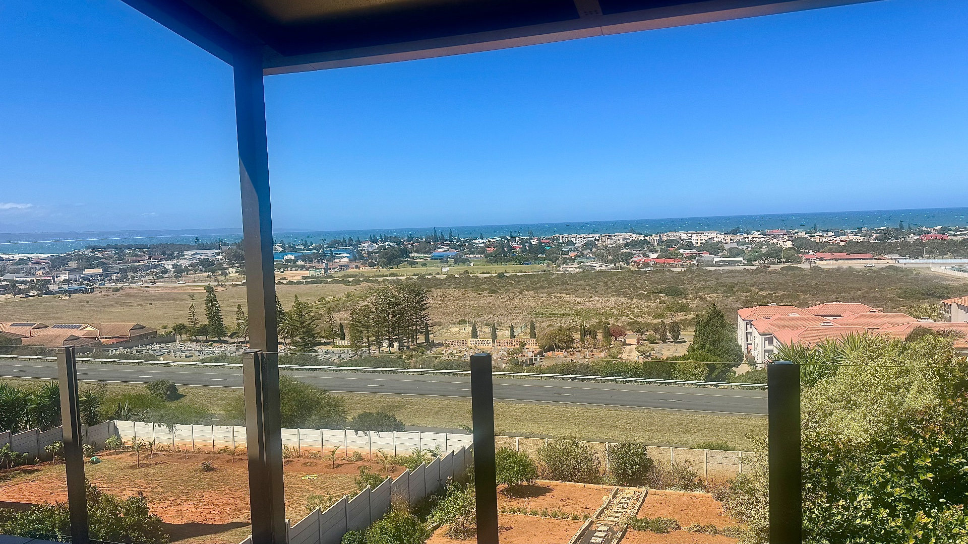 Photo 18 of 3 Bedroom House for Sale in Hartenbos Heuwels