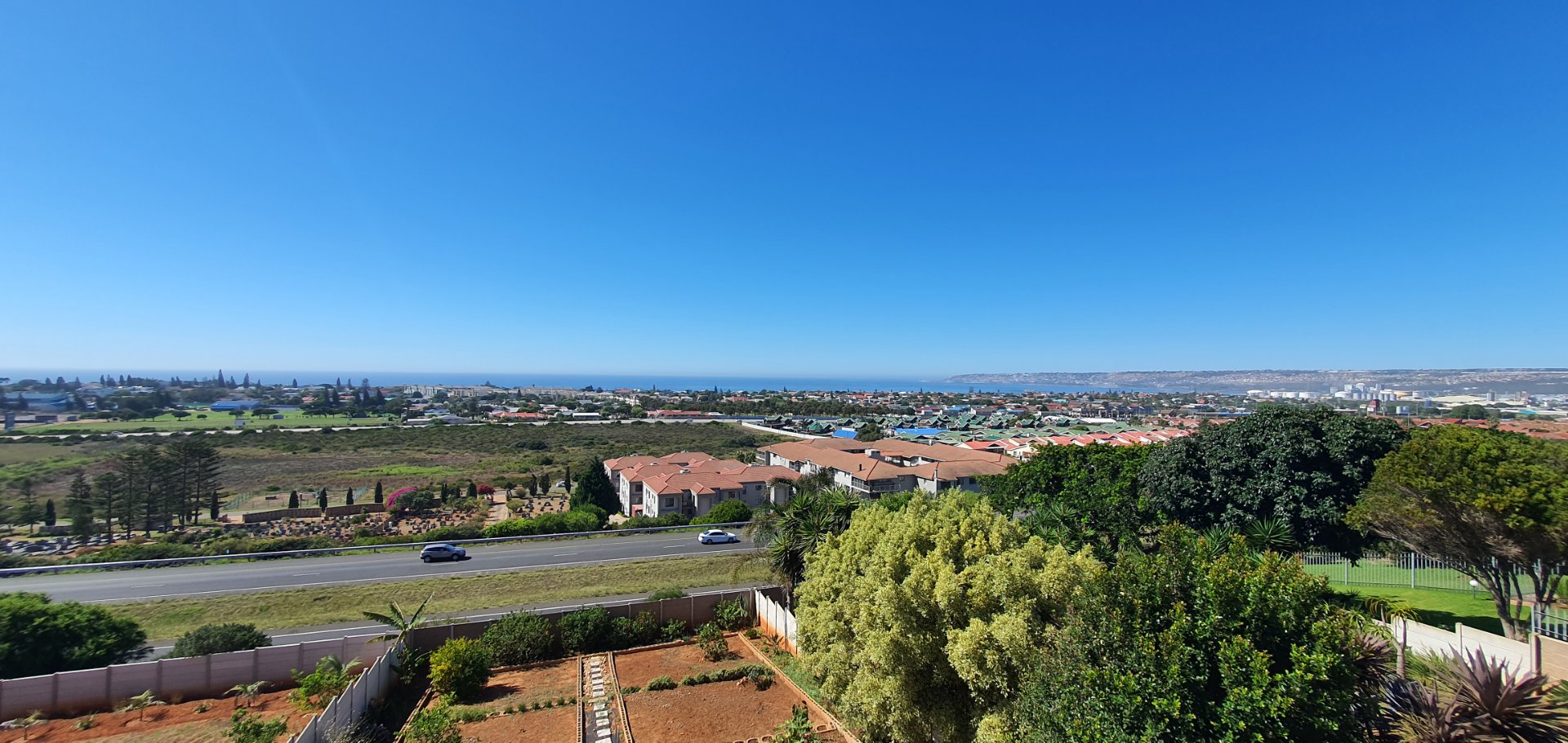 Photo 5 of 3 Bedroom House for Sale in Hartenbos Heuwels