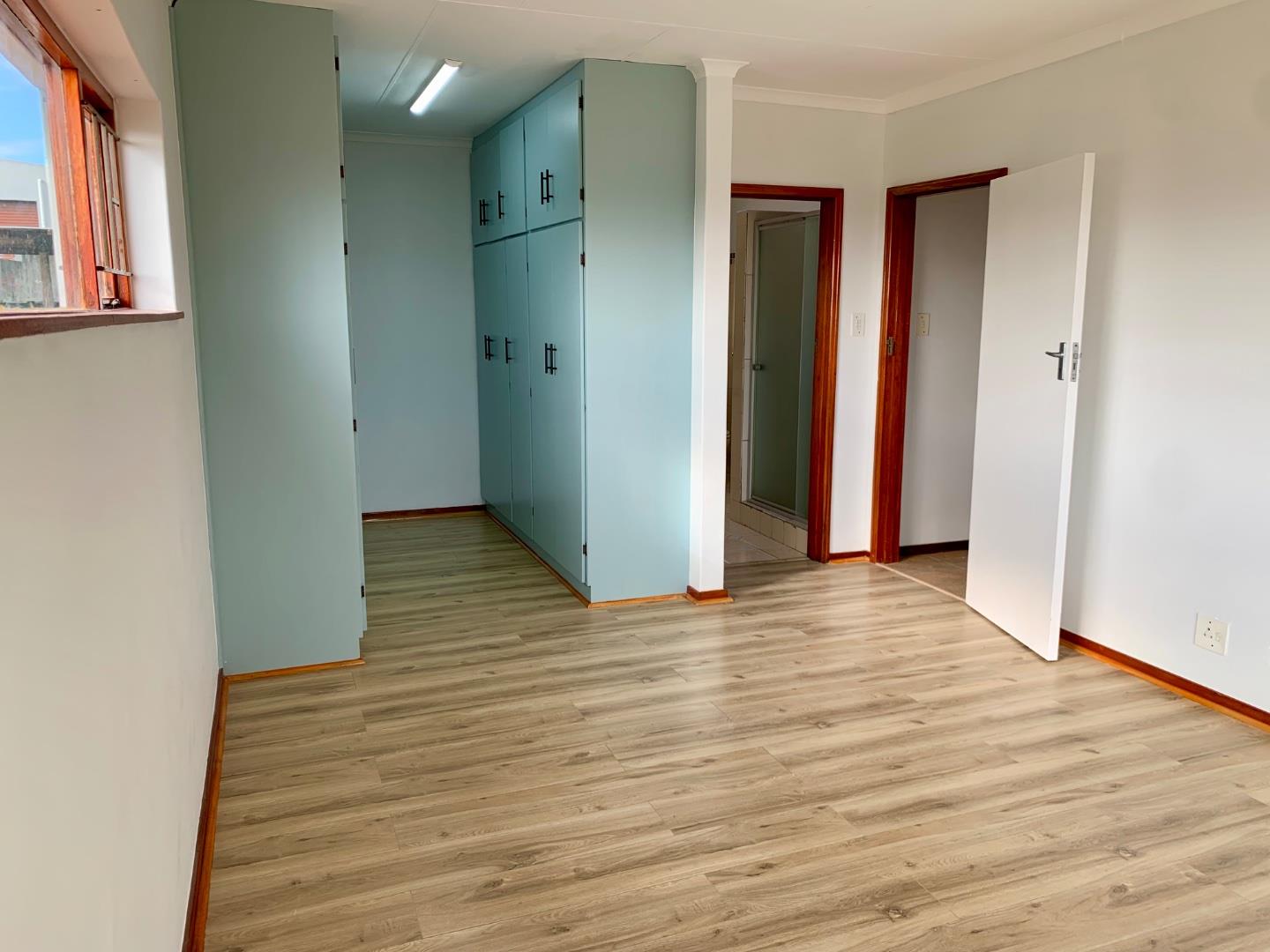 Photo 10 of 3 Bedroom House for Sale in Heiderand