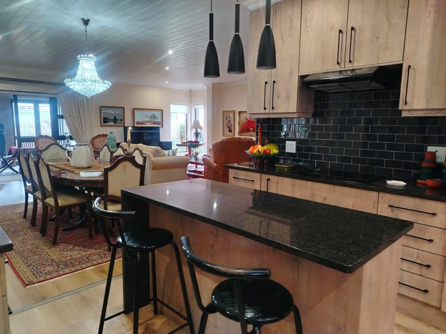 Photo 6 of 3 Bedroom House for Sale in Outeniqua Strand