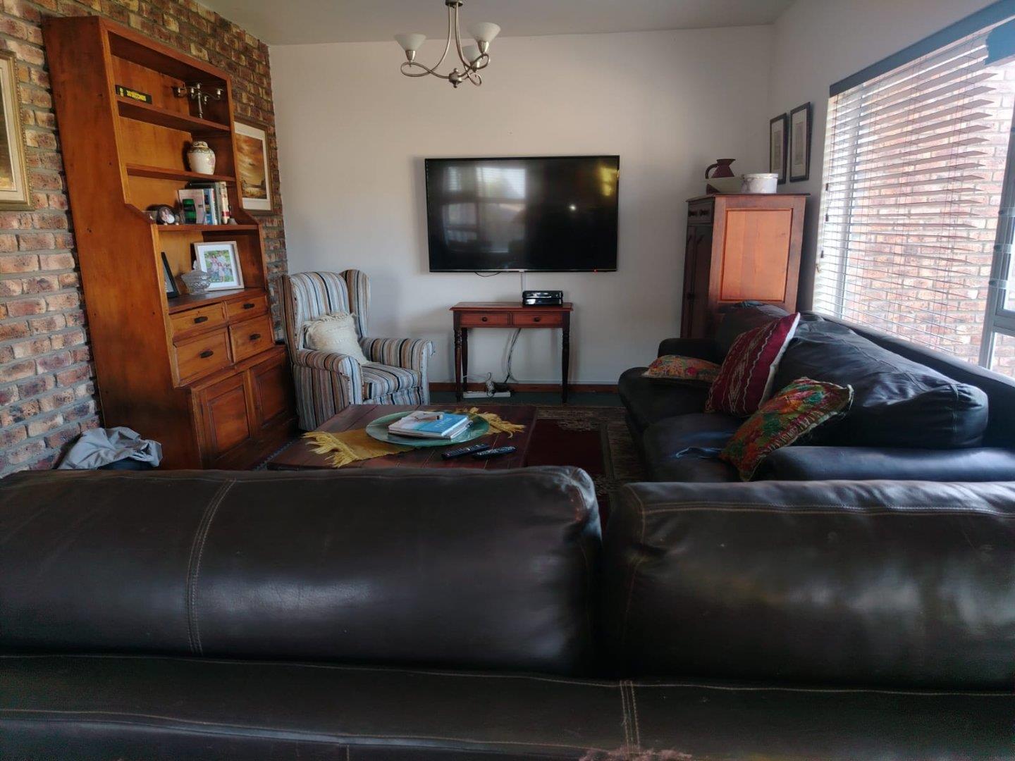 Photo 10 of 3 Bedroom House for Sale in Pienaarstrand