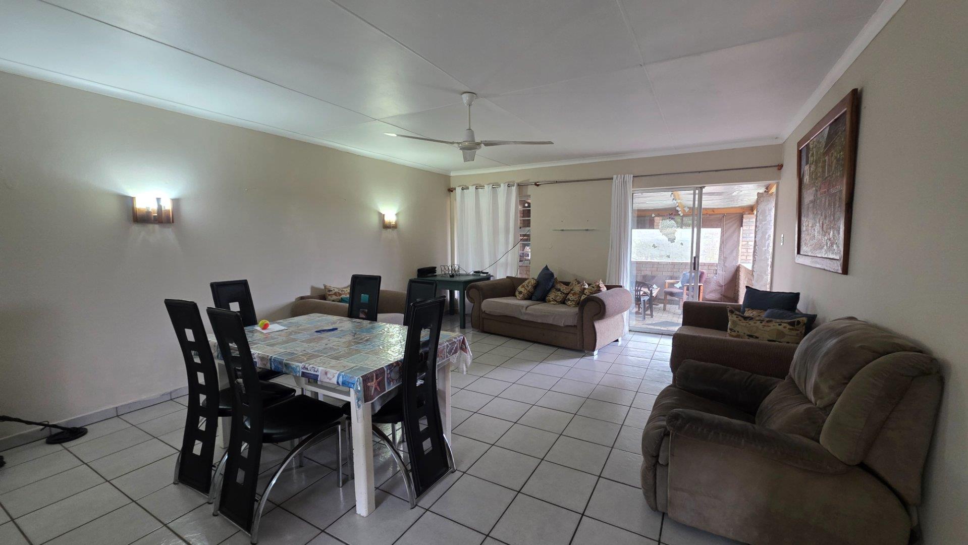 Photo 9 of 3 Bedroom House for Sale in Riverside