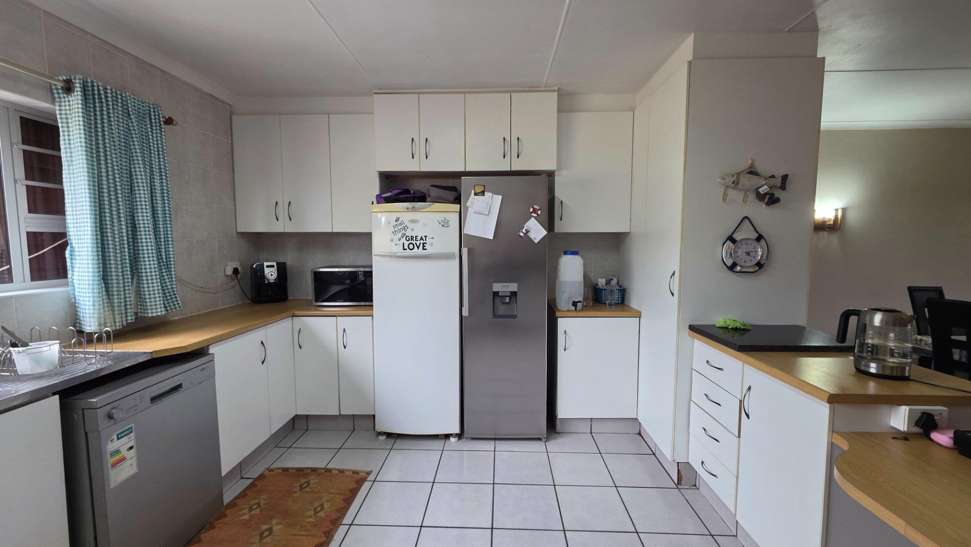 Photo 7 of 3 Bedroom House for Sale in Riverside