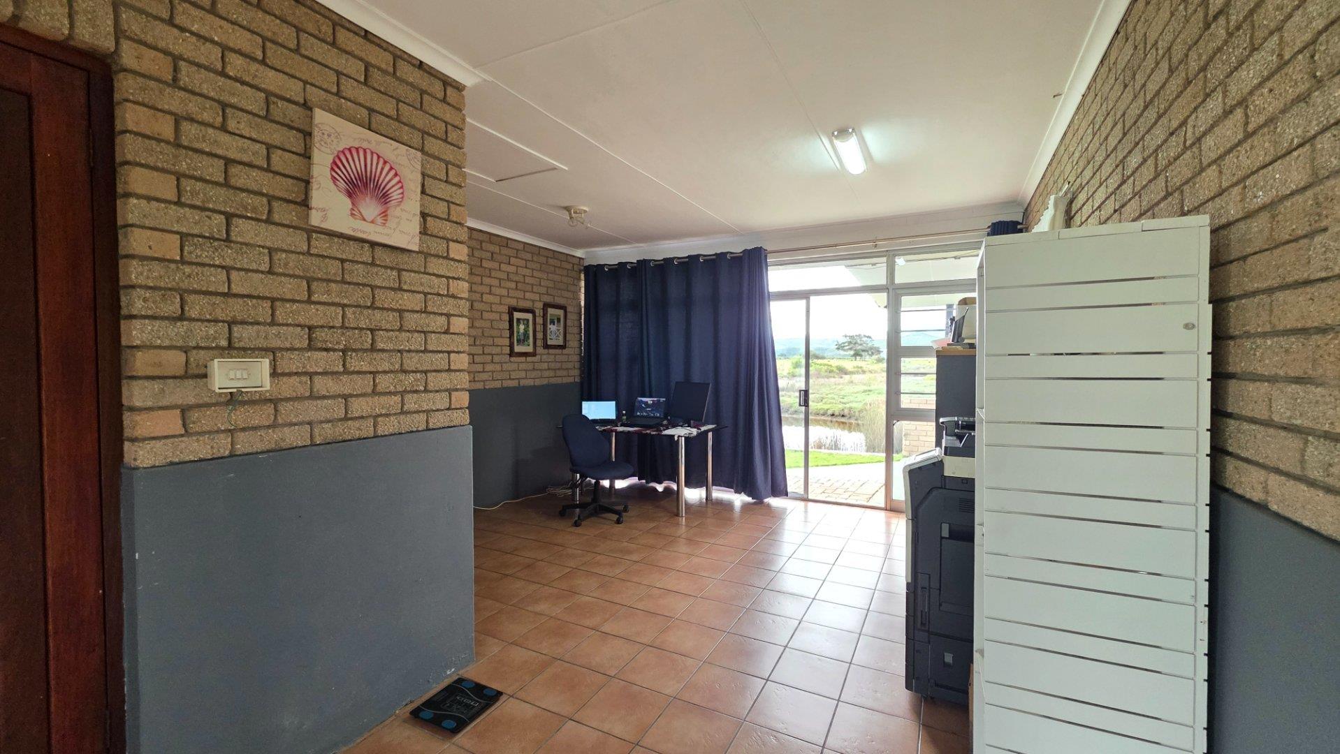 Photo 20 of 3 Bedroom House for Sale in Riverside