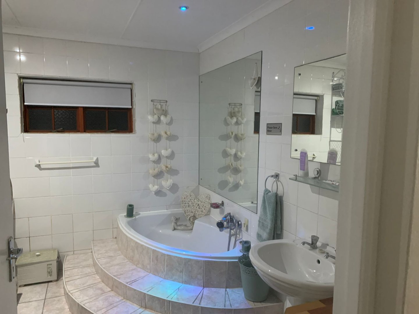 Photo 12 of 4 Bedroom House for Sale in Fraaiuitsig
