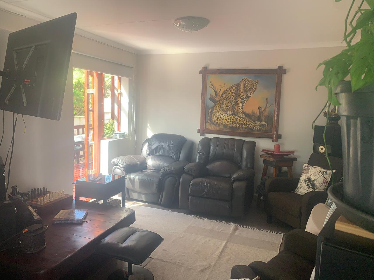 Photo 7 of 4 Bedroom House for Sale in Fraaiuitsig