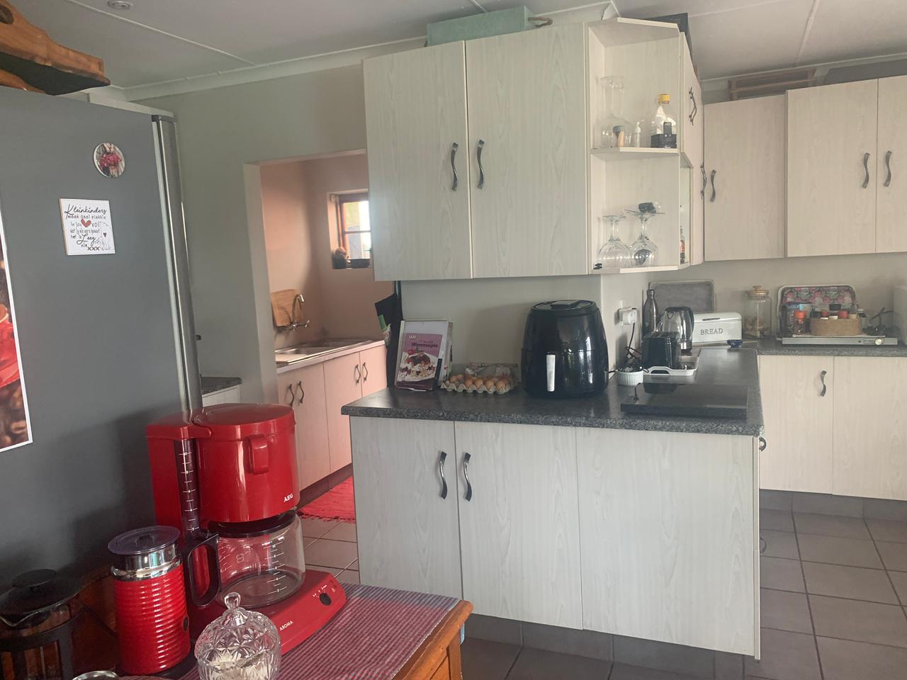 Photo 5 of 4 Bedroom House for Sale in Fraaiuitsig