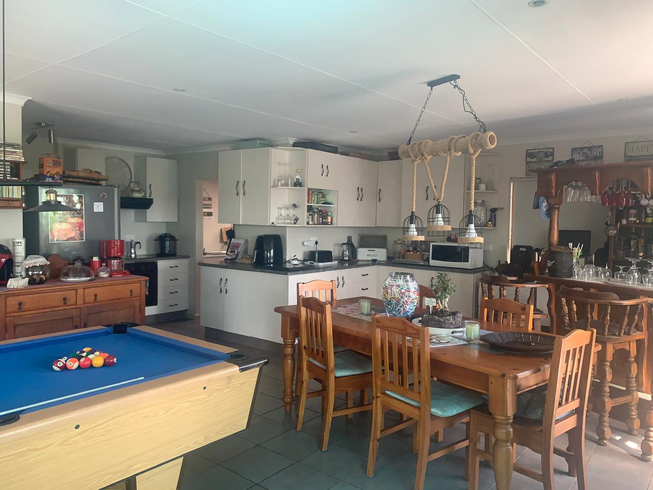 Photo 8 of 4 Bedroom House for Sale in Fraaiuitsig