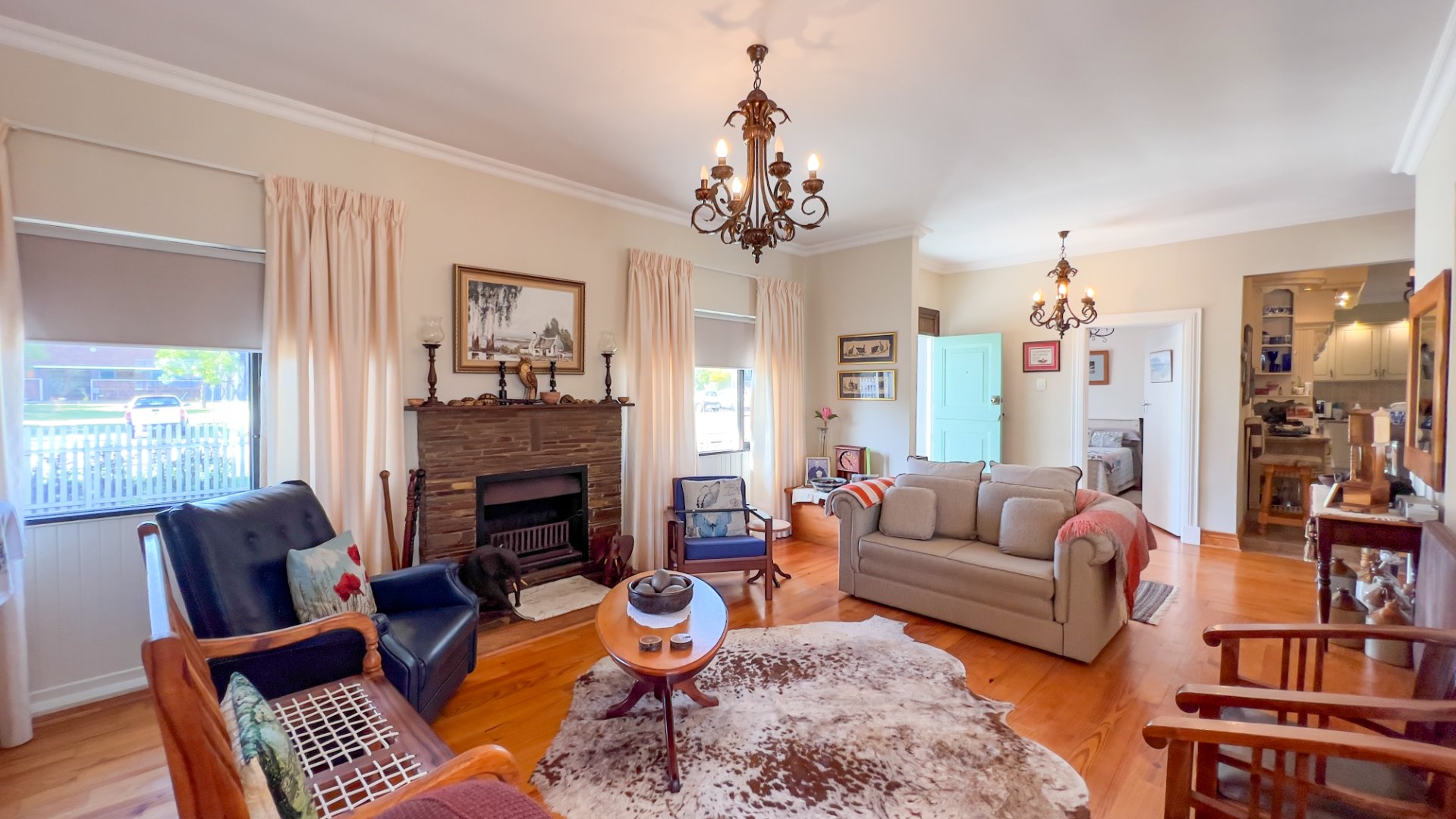 Photo 10 of 4 Bedroom House for Sale in Hartenbos Central