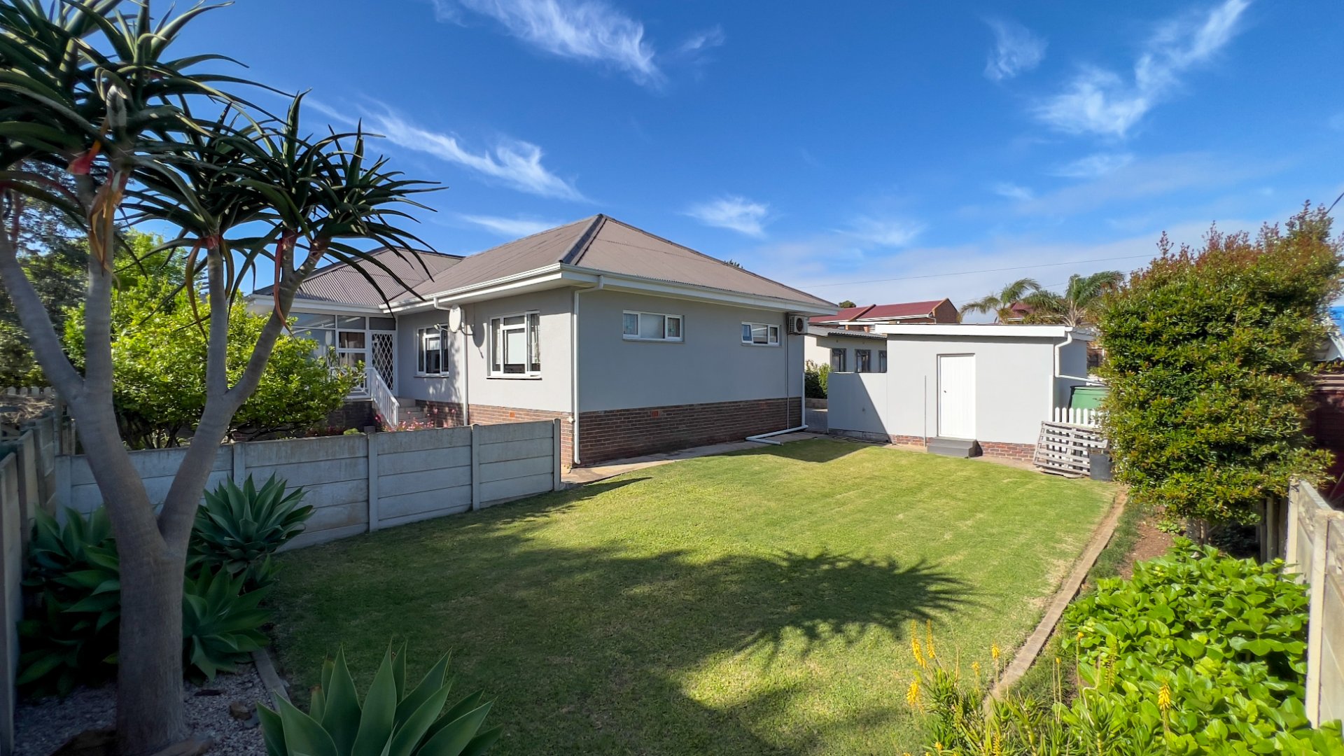 Photo 35 of 4 Bedroom House for Sale in Hartenbos Central