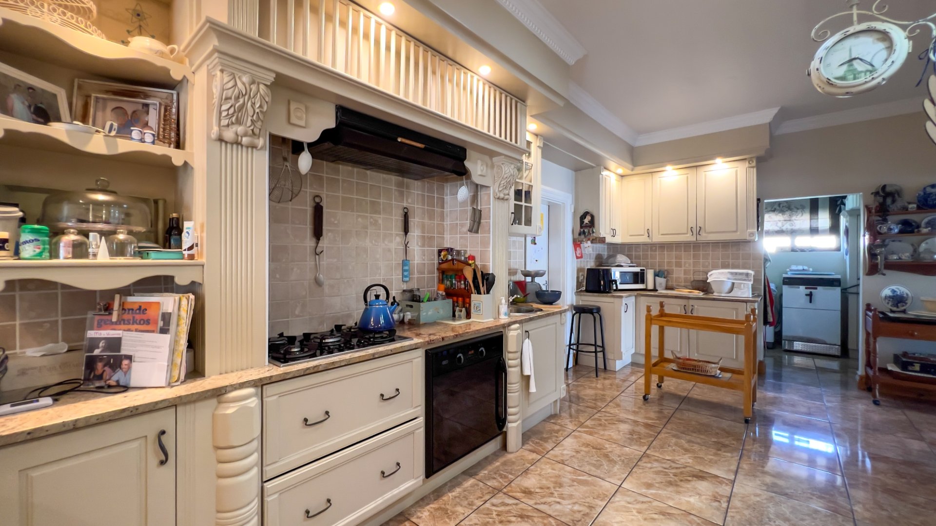 Photo 16 of 4 Bedroom House for Sale in Hartenbos Central