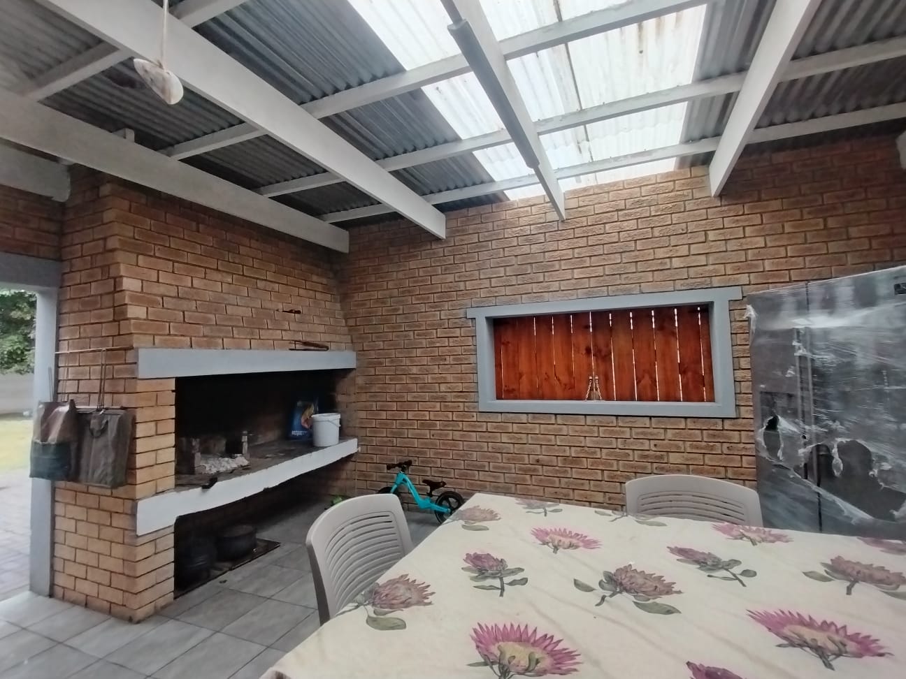 Photo 9 of 4 Bedroom House for Sale in Hartenbos Central