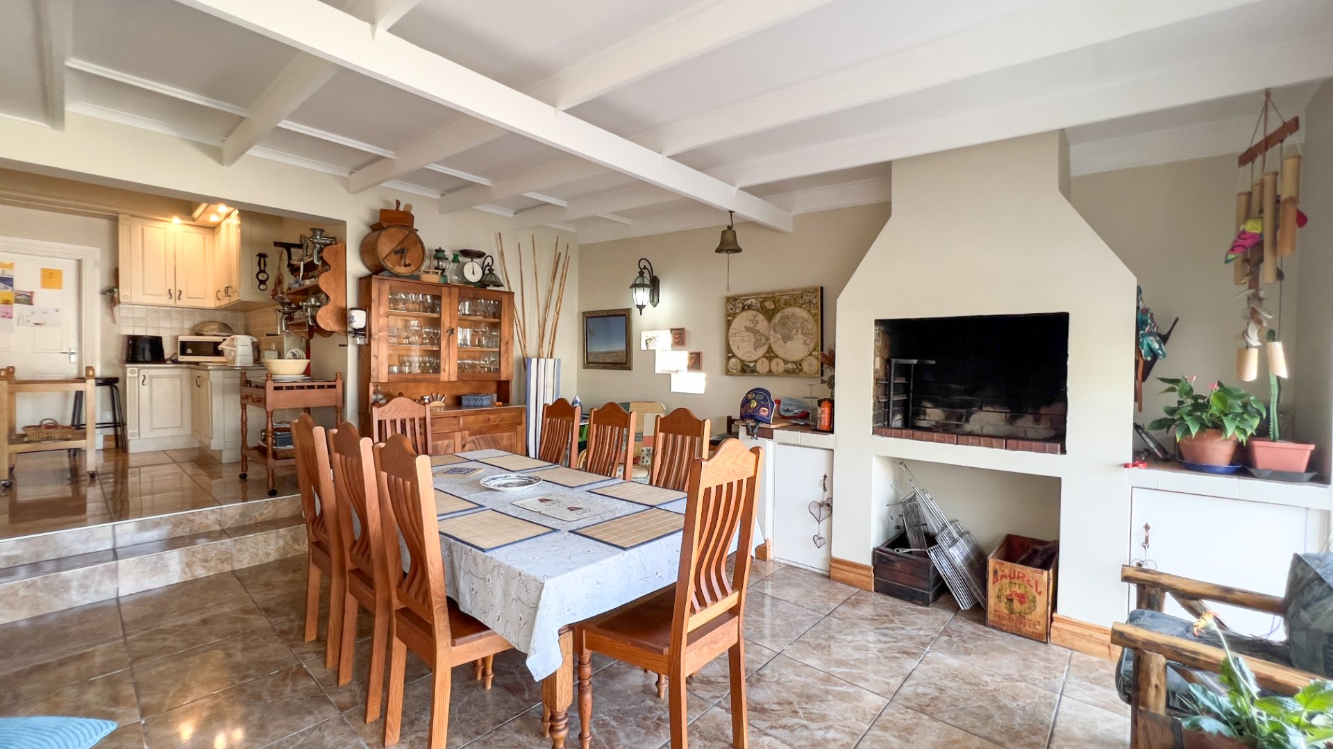 Photo 7 of 4 Bedroom House for Sale in Hartenbos Central