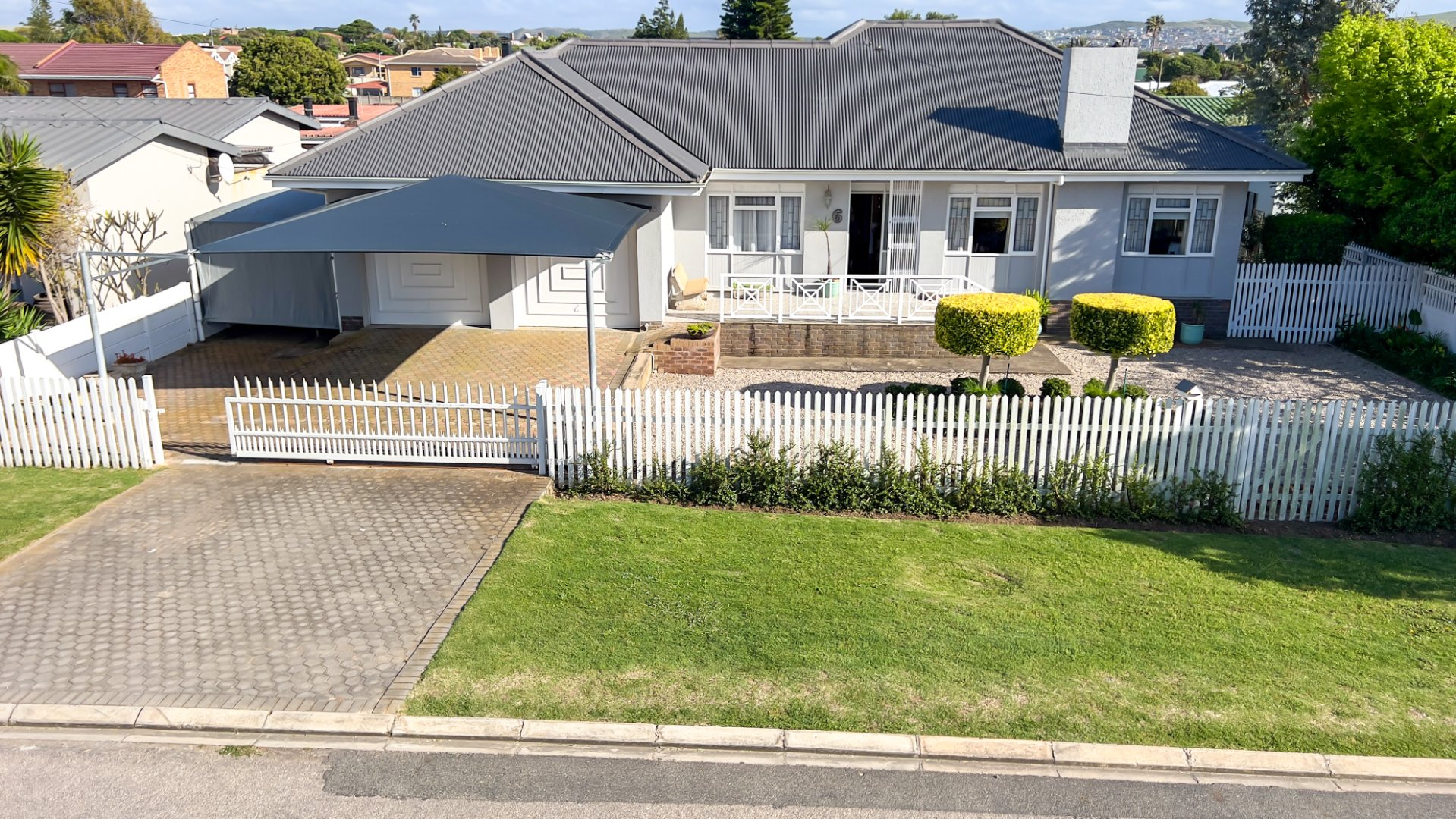 Photo 36 of 4 Bedroom House for Sale in Hartenbos Central