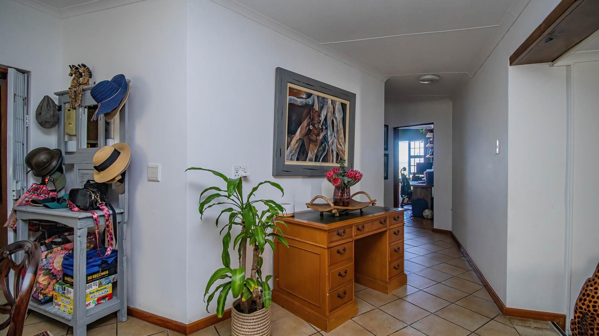 Photo 44 of 5 Bedroom House for Sale in Fraaiuitsig
