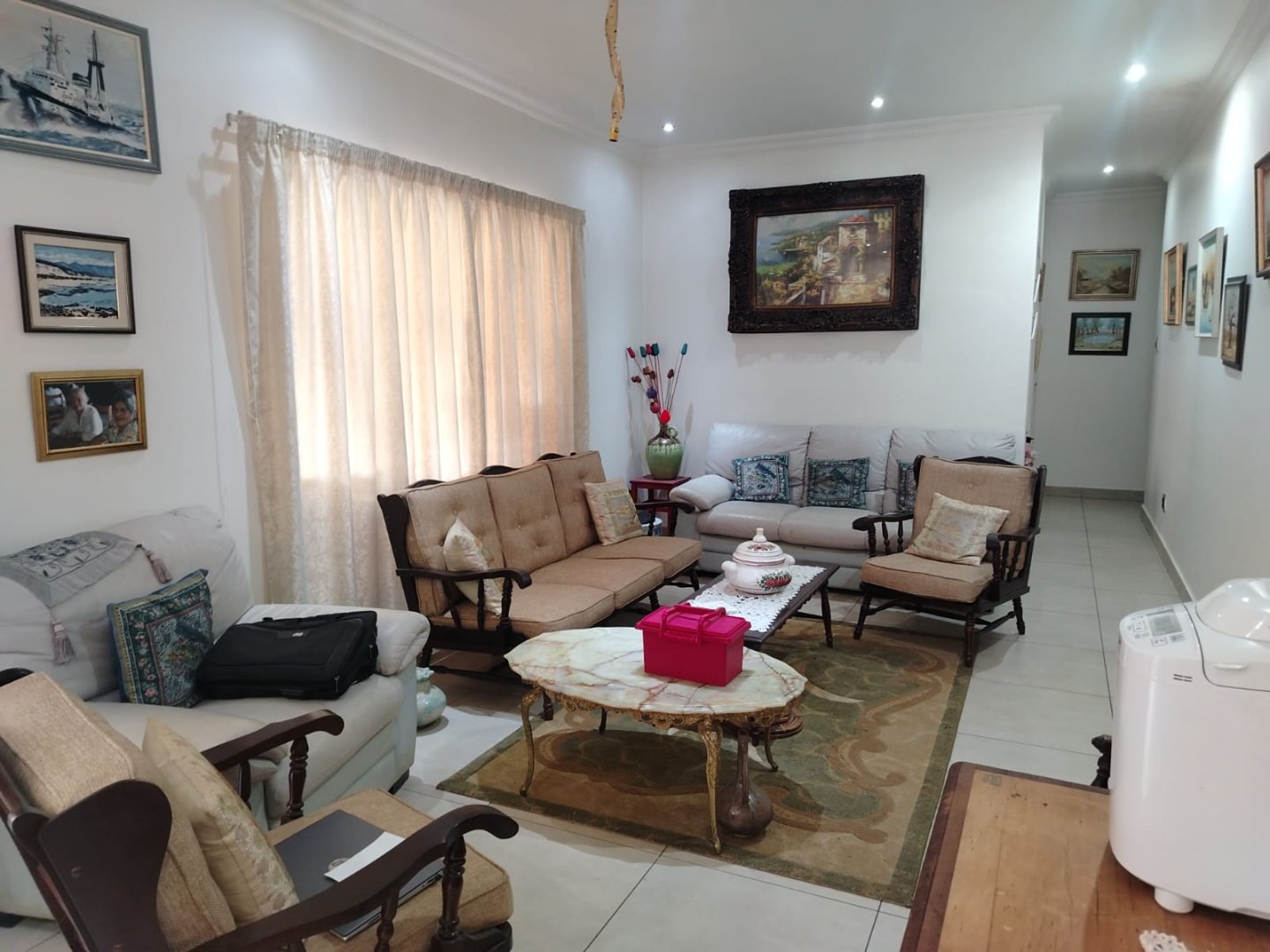 Photo 13 of 5 Bedroom House for Sale in Leeukloof