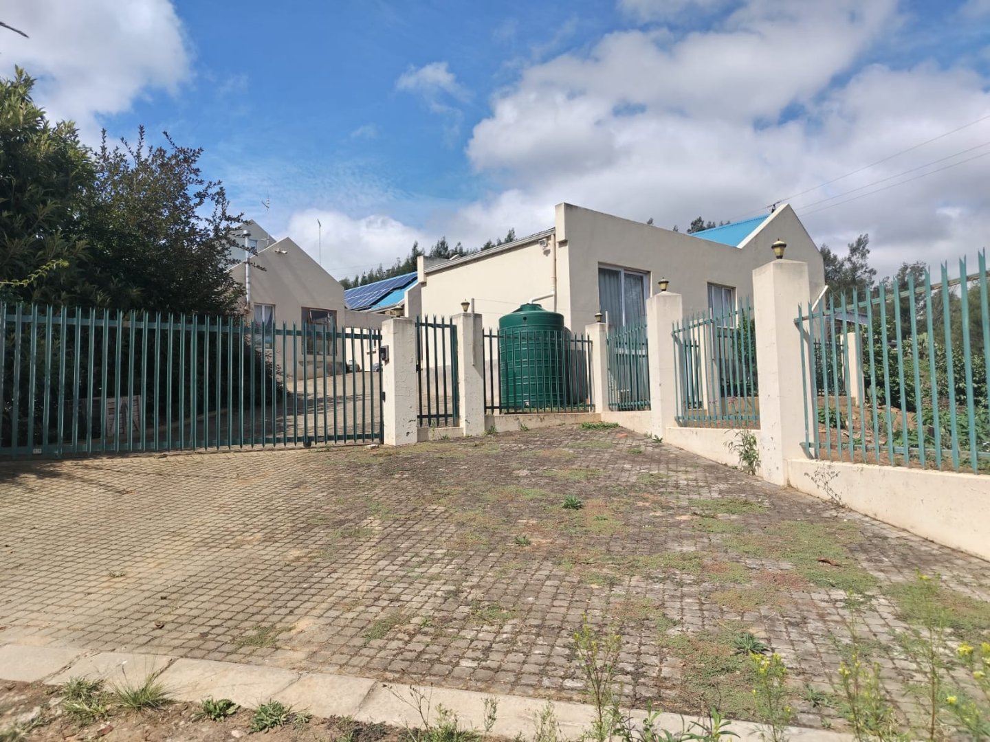 Photo 5 of 5 Bedroom House for Sale in Leeukloof