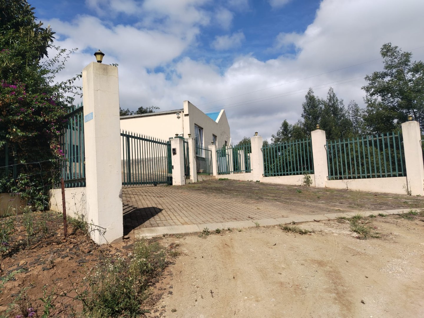 Photo 6 of 5 Bedroom House for Sale in Leeukloof
