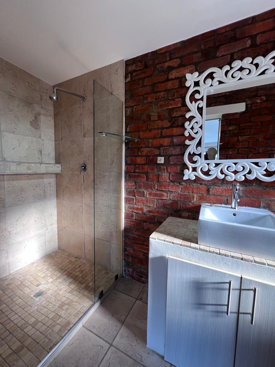 Photo 56 of 6 Bedroom House for Sale in Bayview