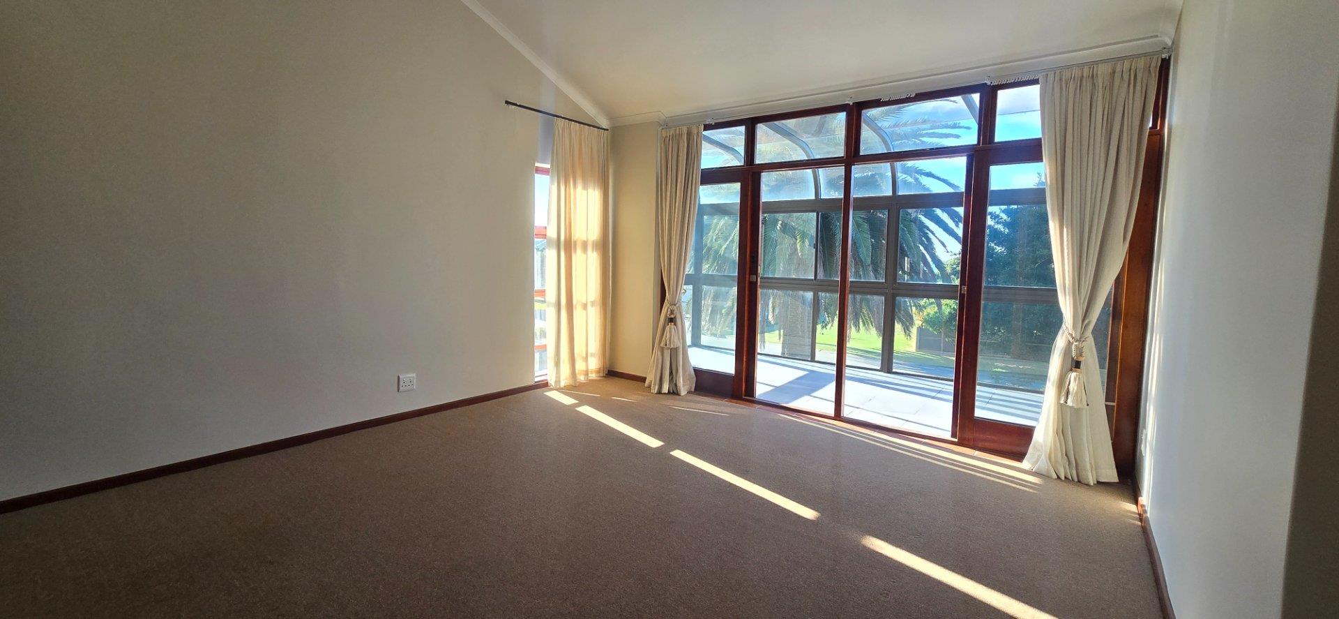 Photo 25 of 6 Bedroom House for Sale in Bayview