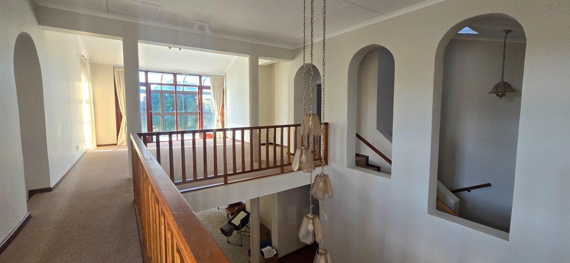 Photo 19 of 6 Bedroom House for Sale in Bayview