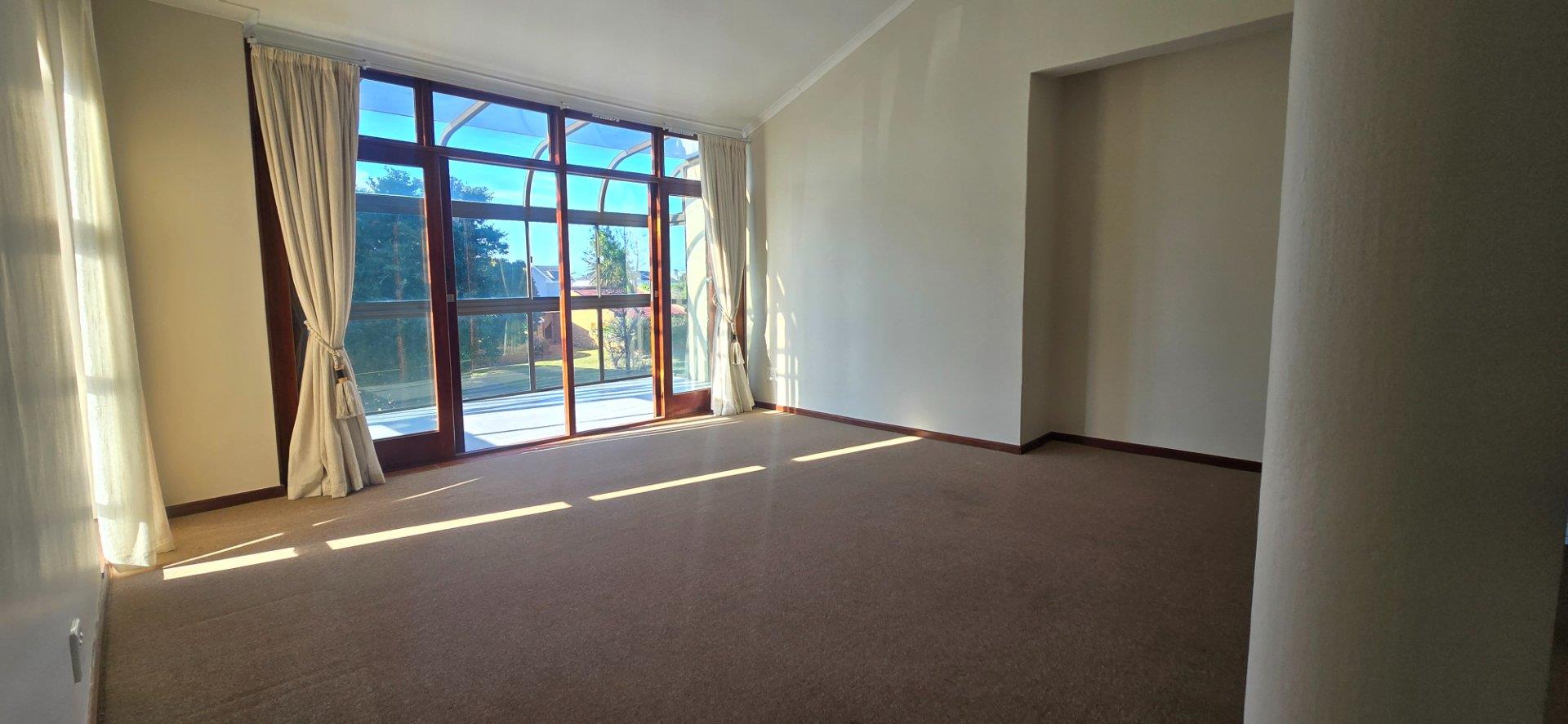 Photo 18 of 6 Bedroom House for Sale in Bayview