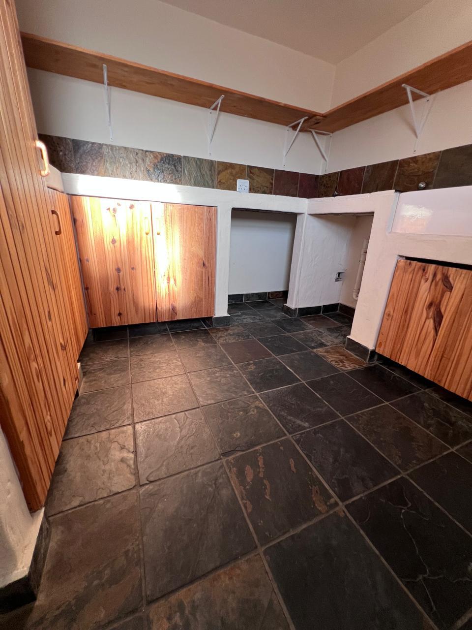 Photo 38 of 6 Bedroom House for Sale in Bayview