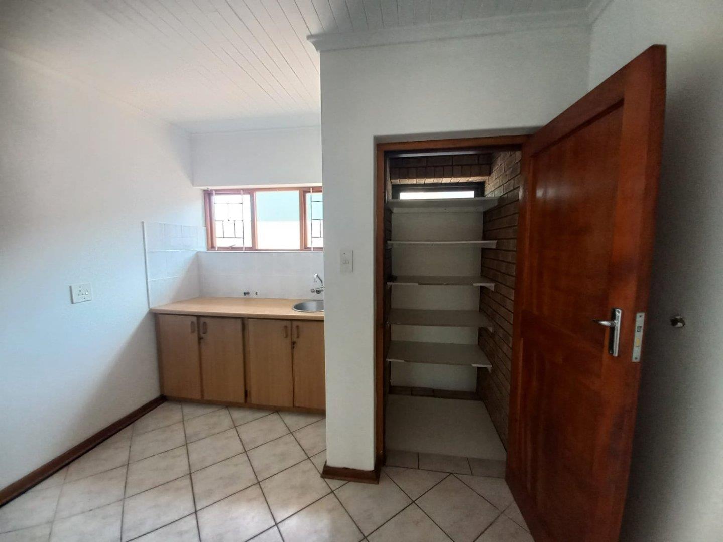 Photo 12 of 7 Bedroom House for Sale in Bayview