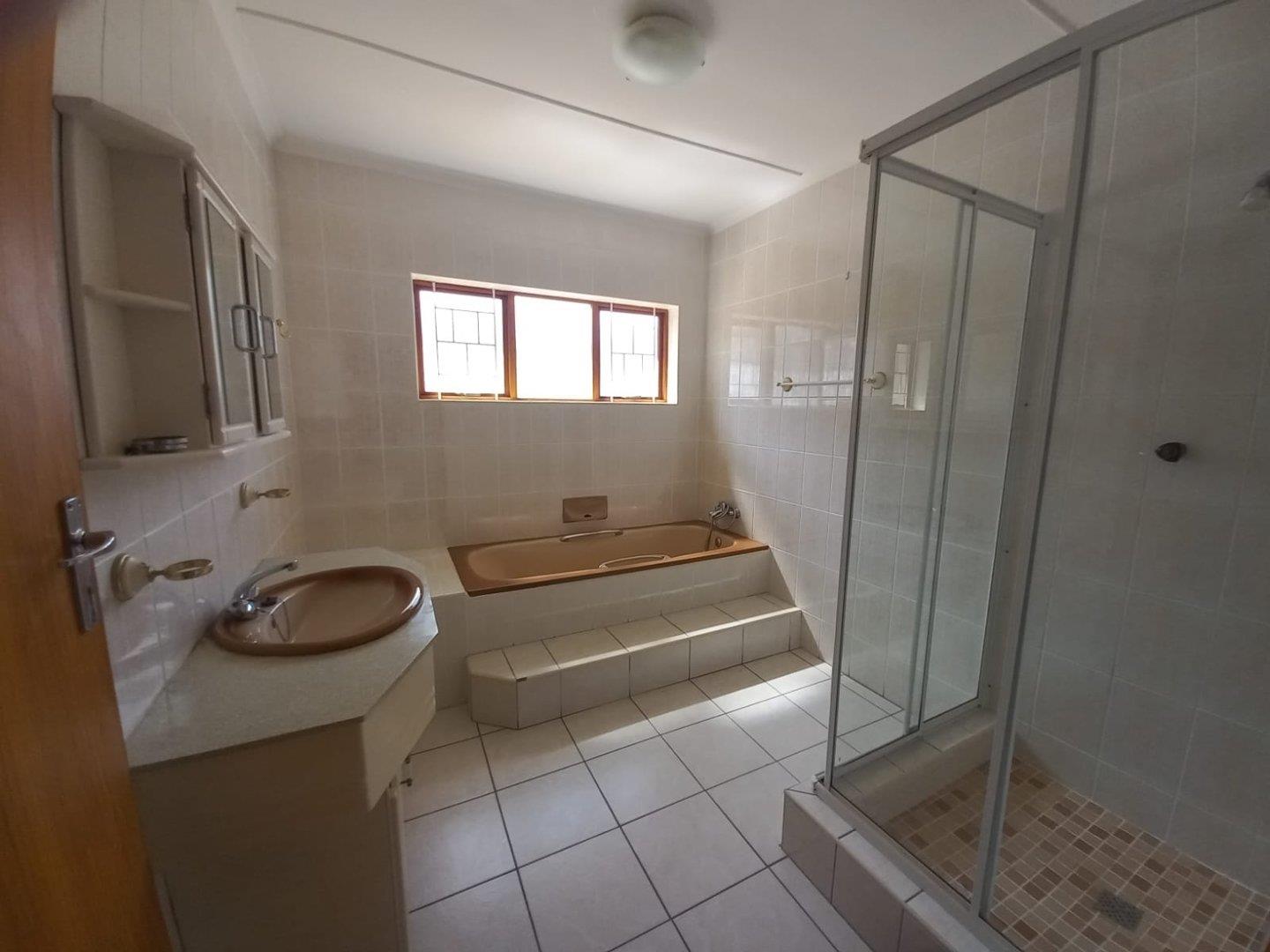Photo 18 of 7 Bedroom House for Sale in Bayview