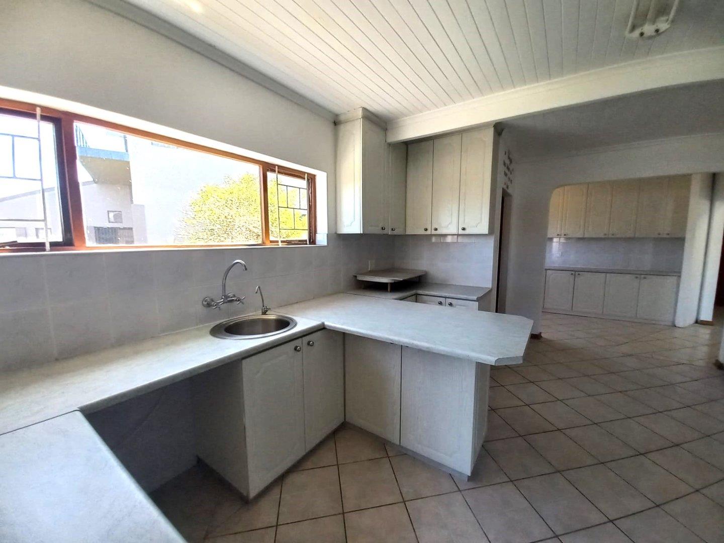 Photo 4 of 7 Bedroom House for Sale in Bayview