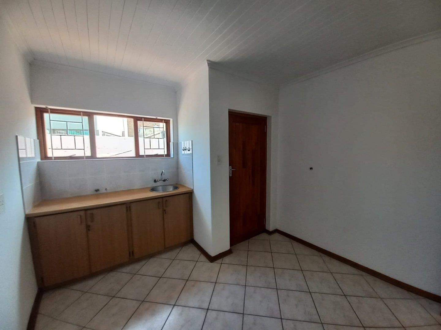 Photo 11 of 7 Bedroom House for Sale in Bayview