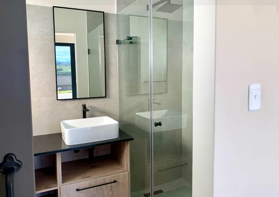 Photo 16 of 4 Bedroom House for Sale in Hartenbos Heuwels