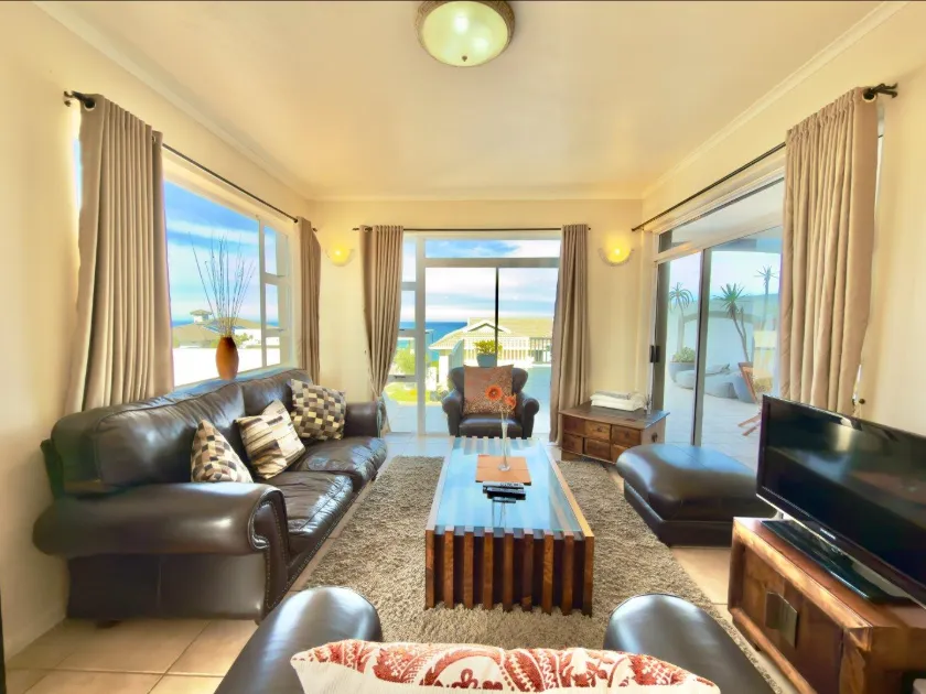 Photo 6 of Stylish Three-Bedroom Home with Ocean Views in Pinnacle Point Golf Estate